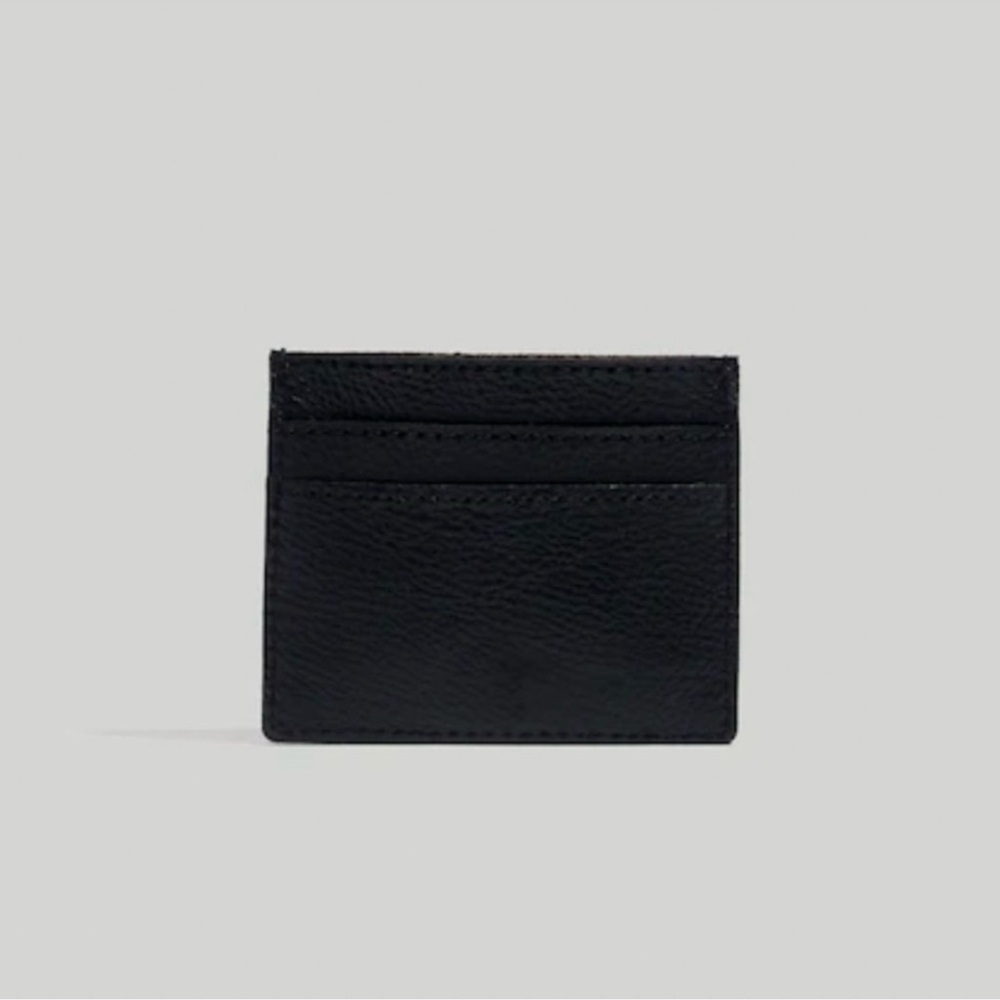 Madewell Black Leather the Card case 
Size : 3.1/8” H by 3.7/8” W